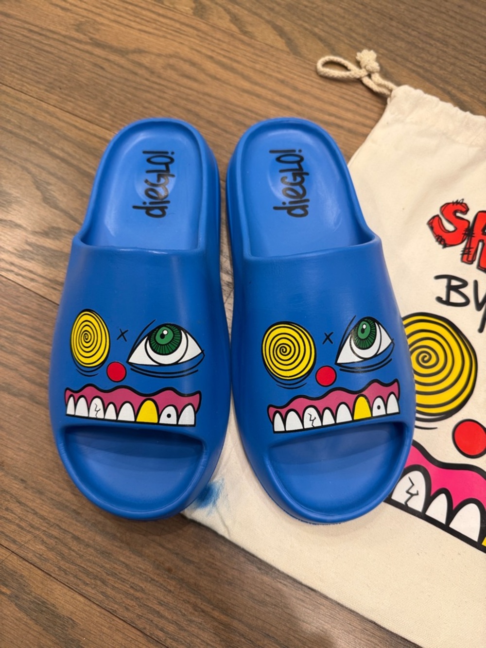 Dieglo! Slides Blue Graphic Slide Sandals size 10